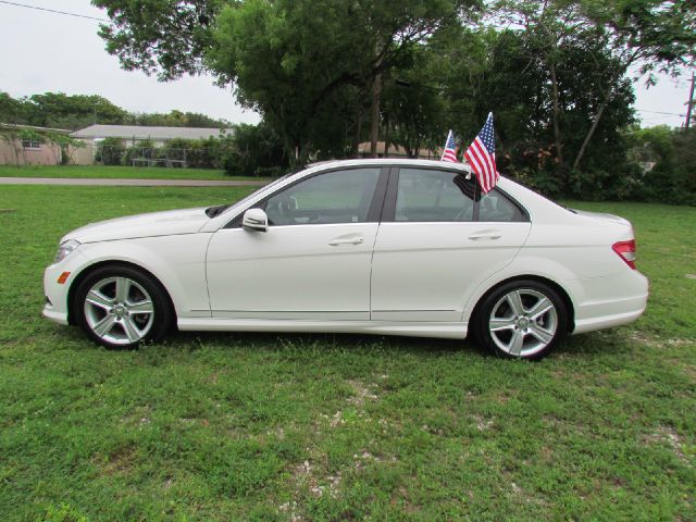 Mercedes-Benz C-Class 2010 photo 46