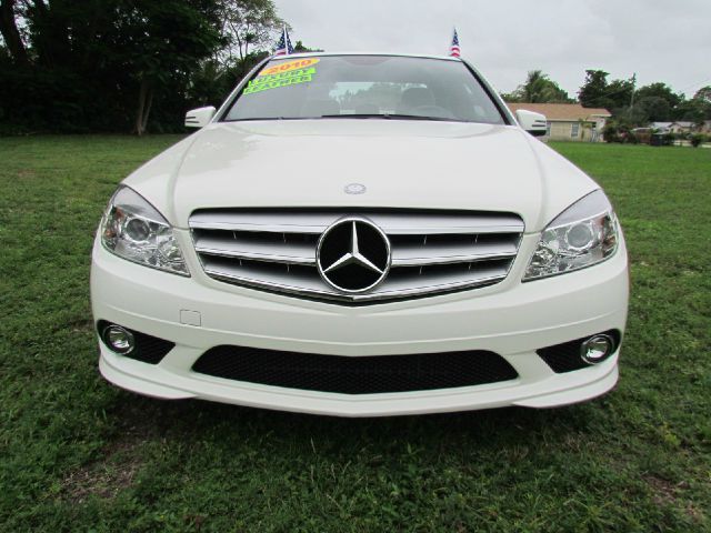 Mercedes-Benz C-Class 2010 photo 57