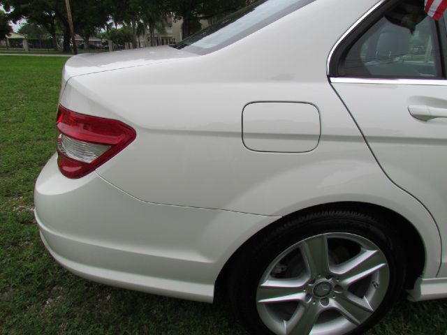 Mercedes-Benz C-Class 2010 photo 63