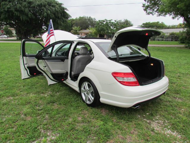 Mercedes-Benz C-Class 2010 photo 77