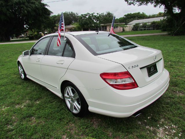 Mercedes-Benz C-Class 2010 photo 78