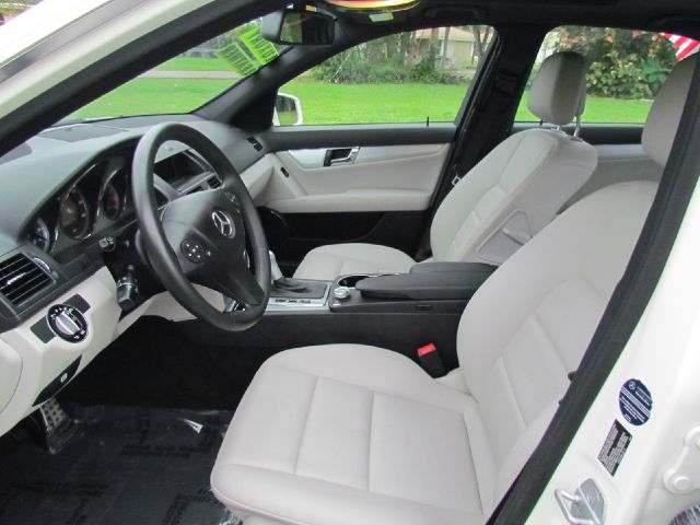 Mercedes-Benz C-Class 2010 photo 8