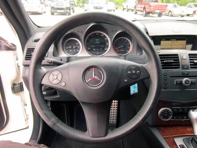 Mercedes-Benz C-Class 2010 photo 18