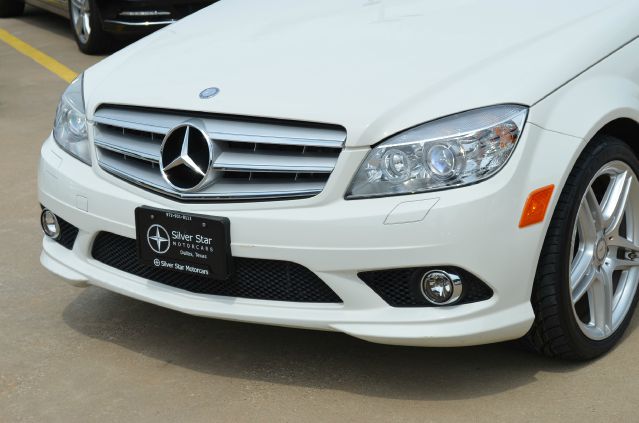 Mercedes-Benz C-Class 2010 photo 2