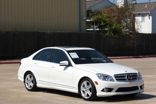 Mercedes-Benz C-Class 2010 photo 1