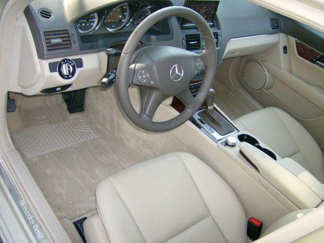 Mercedes-Benz C-Class 2010 photo 3