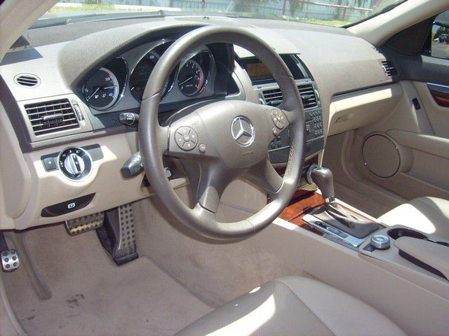 Mercedes-Benz C-Class 2011 photo 29