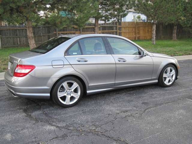 Mercedes-Benz C-Class 2011 photo 1