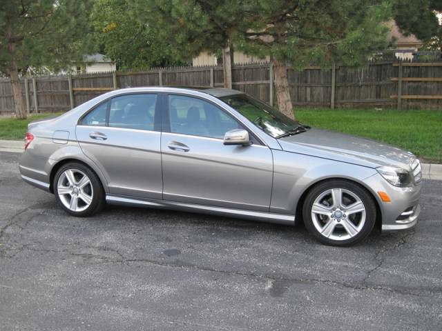 Mercedes-Benz C-Class 2011 photo 2