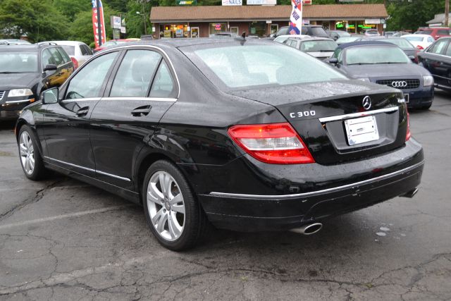 Mercedes-Benz C-Class 2011 photo 2