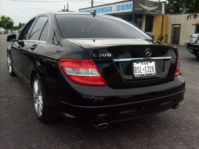 Mercedes-Benz C-Class 2011 photo 2