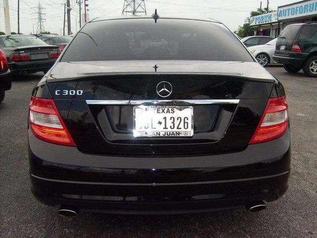 Mercedes-Benz C-Class 2011 photo 3