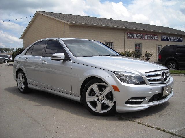 Mercedes-Benz C-Class 2011 photo 3