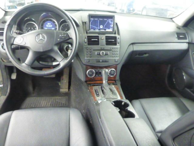 Mercedes-Benz C-Class 2011 photo 2