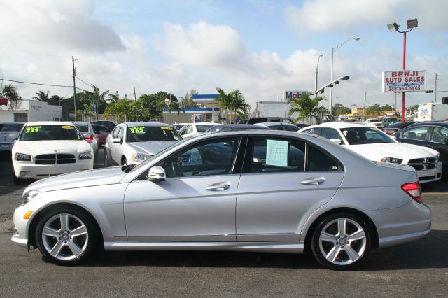 Mercedes-Benz C-Class 2011 photo 11