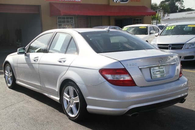 Mercedes-Benz C-Class 2011 photo 25