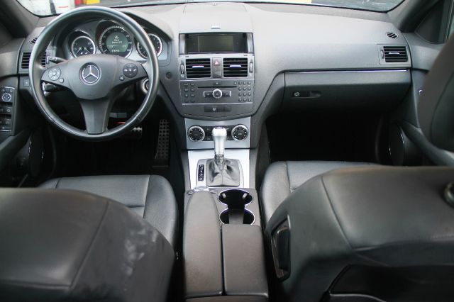 Mercedes-Benz C-Class 2011 photo 4