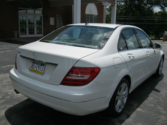 Mercedes-Benz C-Class 2012 photo 2