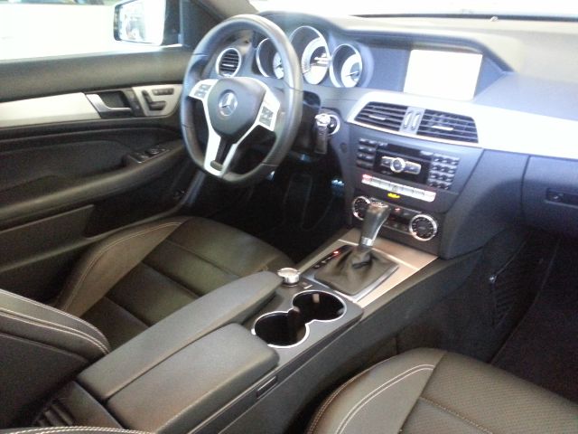 Mercedes-Benz C-Class 2012 photo 4