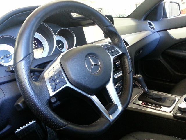 Mercedes-Benz C-Class 2012 photo 9