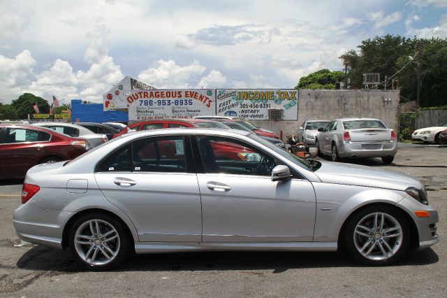 Mercedes-Benz C-Class 2012 photo 3