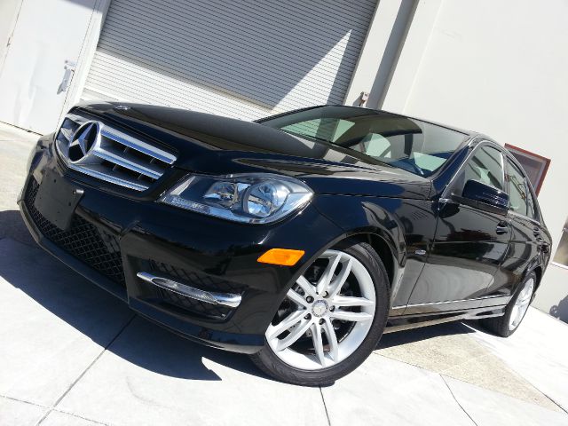 Mercedes-Benz C-Class 2012 photo 2