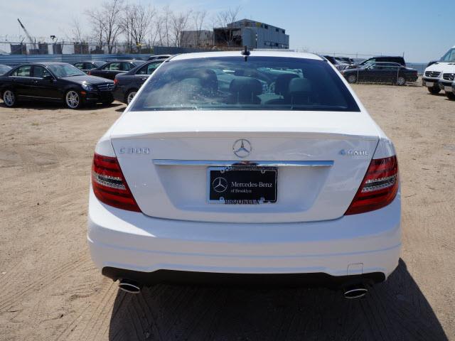 Mercedes-Benz C-Class 2013 photo 4