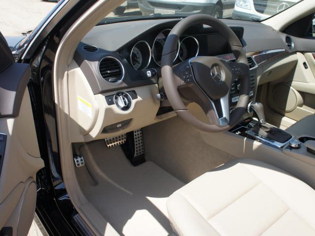 Mercedes-Benz C-Class 2013 photo 6