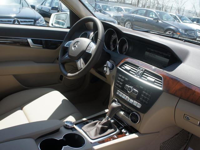 Mercedes-Benz C-Class 2013 photo 2