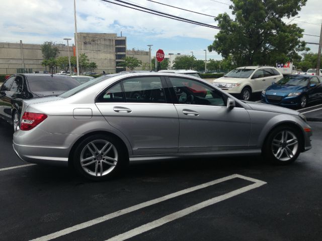 Mercedes-Benz C-Class 2013 photo 2