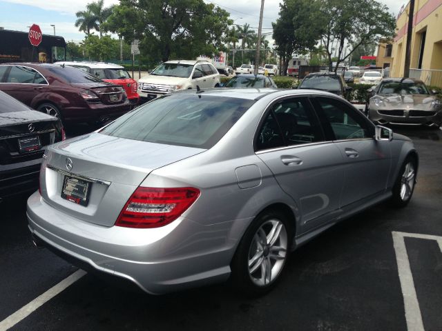 Mercedes-Benz C-Class 2013 photo 3