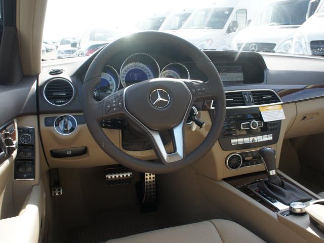 Mercedes-Benz C-Class 2013 photo 4