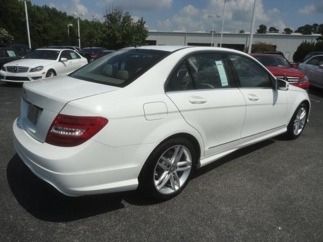 Mercedes-Benz C-Class 2013 photo 3