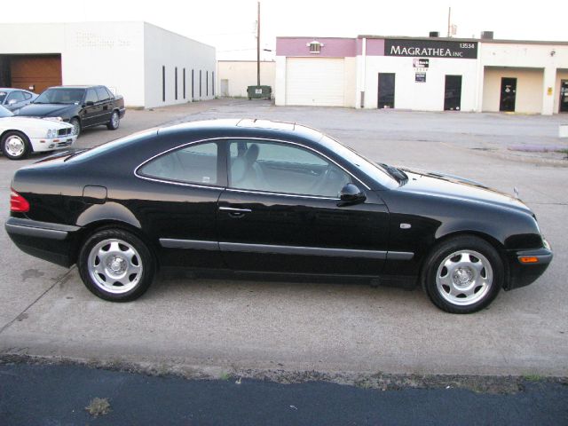 Mercedes-Benz CLK-Class 1998 photo 3