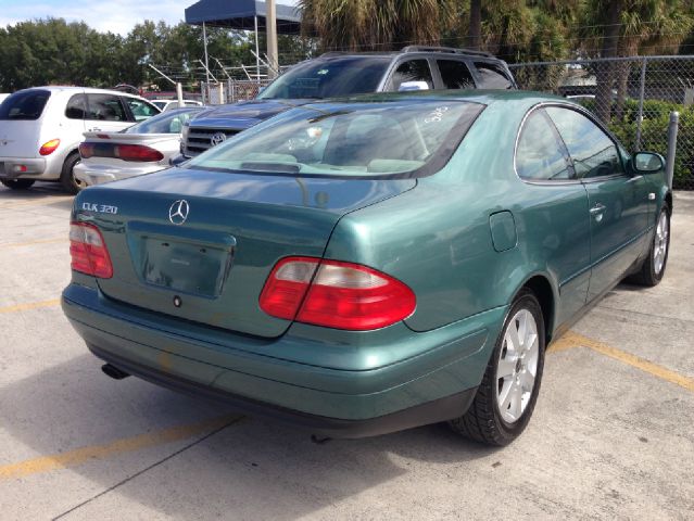 Mercedes-Benz CLK-Class 1999 photo 3