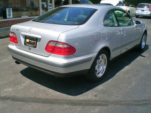 Mercedes-Benz CLK-Class 1999 photo 3