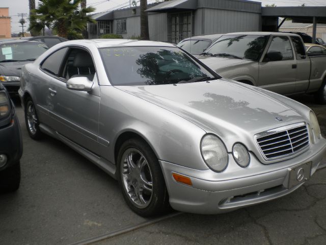 Mercedes-Benz CLK-Class 2000 photo 4