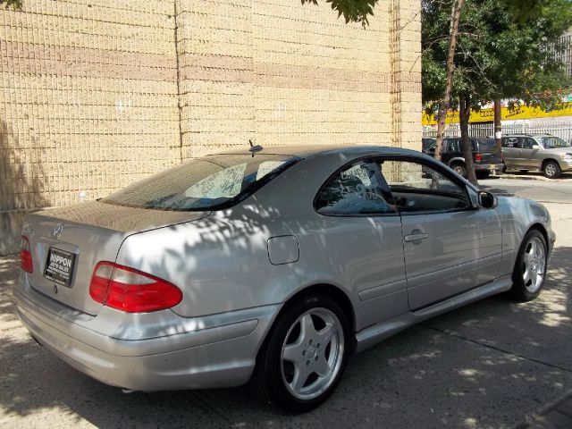 Mercedes-Benz CLK-Class 2000 photo 1