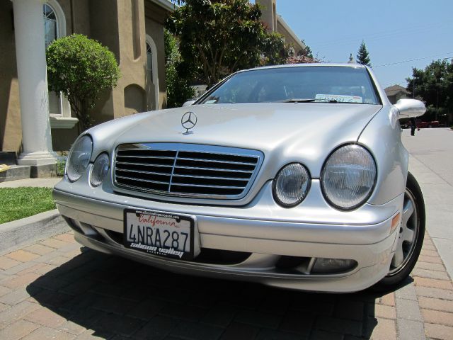 Mercedes-Benz CLK-Class 2000 photo 1