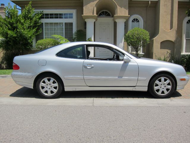 Mercedes-Benz CLK-Class 2000 photo 3