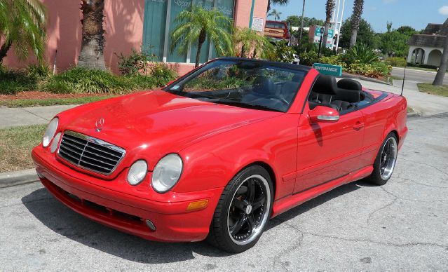 Mercedes-Benz CLK-Class 2000 photo 28