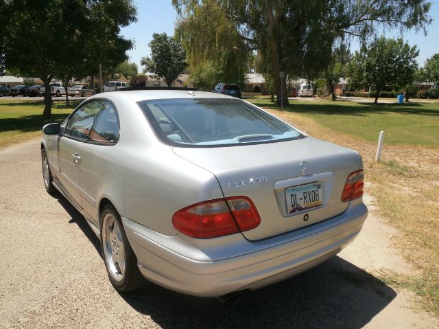 Mercedes-Benz CLK-Class 2000 photo 13