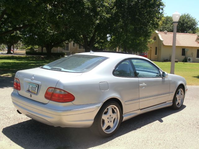 Mercedes-Benz CLK-Class 2000 photo 17