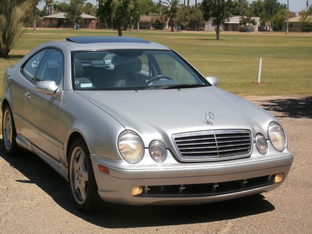 Mercedes-Benz CLK-Class 2000 photo 20