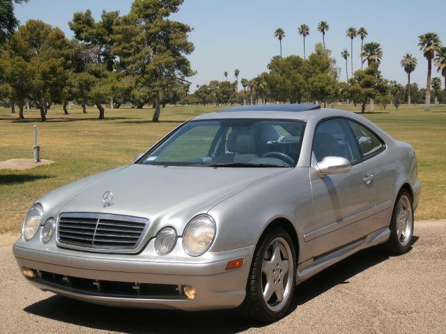 Mercedes-Benz CLK-Class 2000 photo 22