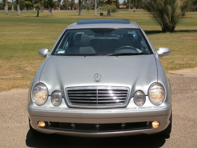 Mercedes-Benz CLK-Class 2000 photo 23