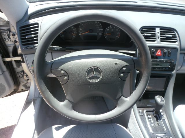 Mercedes-Benz CLK-Class 2000 photo 25