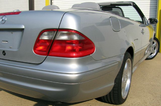 Mercedes-Benz CLK-Class 2000 photo 1