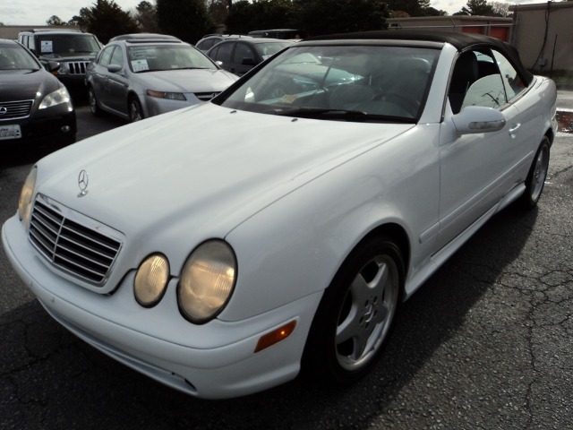 Mercedes-Benz CLK-Class 2000 photo 2