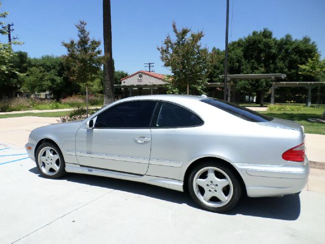 Mercedes-Benz CLK-Class 2000 photo 12